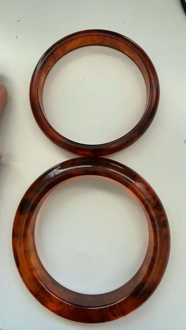 Vintage Bakelite Amber Tortoiseshell Bangle Bracelets Set of 2. - Picture 4 of 6